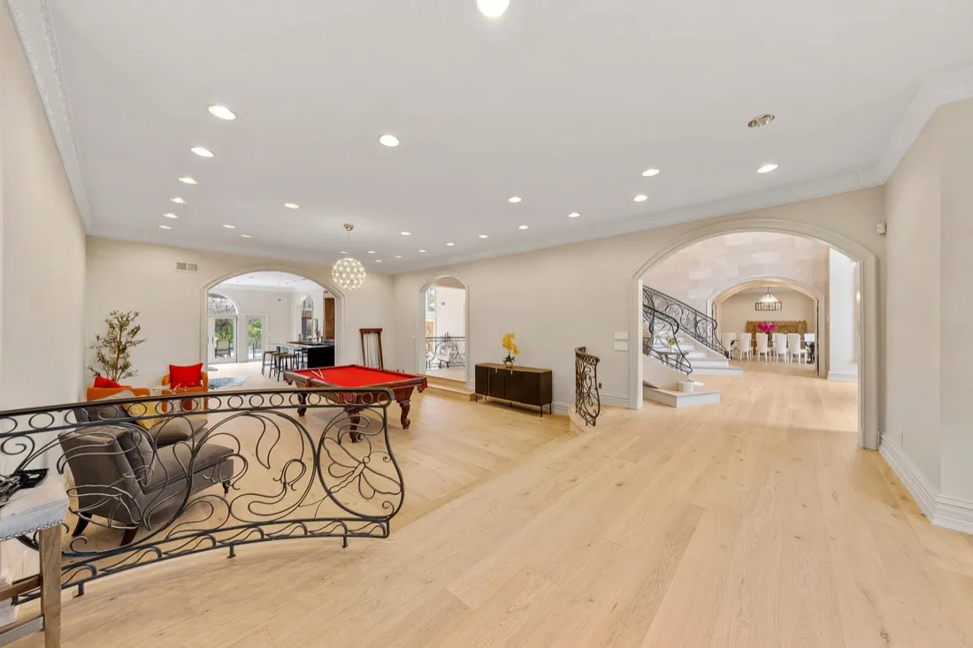 Thumbnail: Billiards room at The Hilltop Mansion